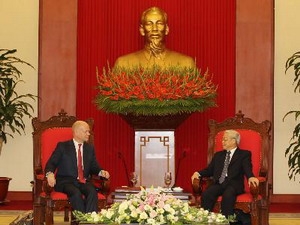 Tổng Bí thư Nguyễn Phú Trọng tiếp Bộ trưởng Ngoại giao Anh William Hague đang ở thăm và làm việc tại Việt Nam.